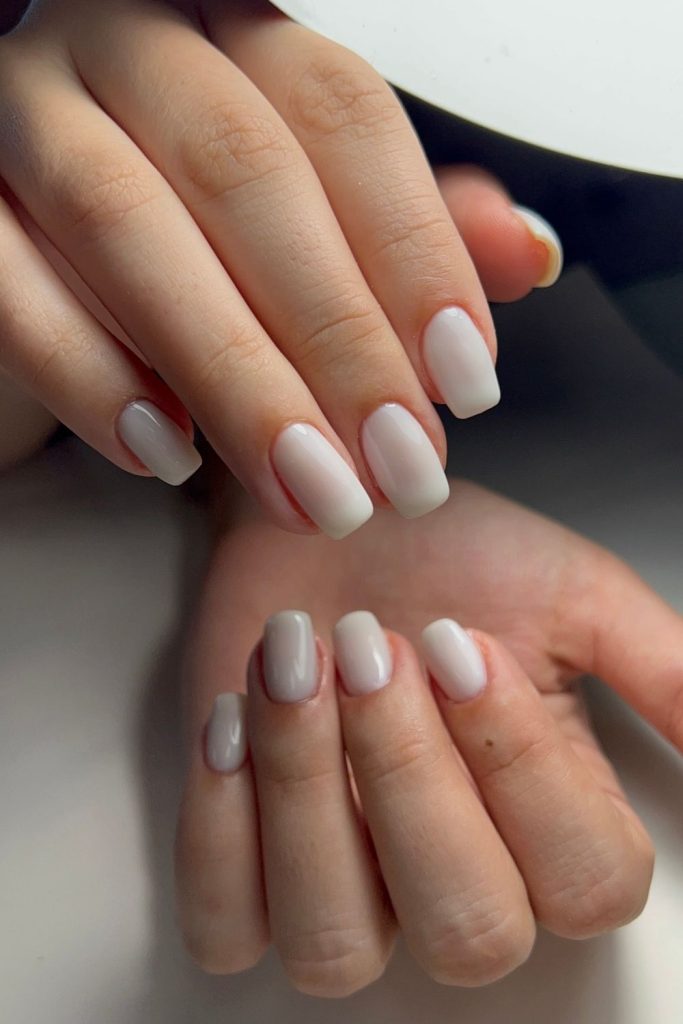 TRENDY NUDE NAILS