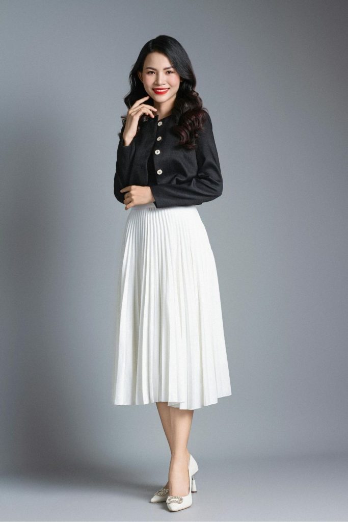 what to wear with a pleated skirt